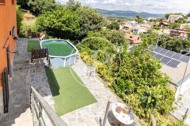 Foto 5b87e378-4409-491b-ac1b-77b5c8f77139. Casa amb calefacció aparcament piscina a Can Palet de Vista Alegre Terrassa