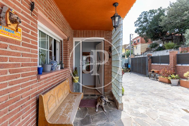 Foto ec8a0073-263b-4a21-9e88-899272030187. Casa amb calefacció aparcament piscina a Can Palet de Vista Alegre Terrassa