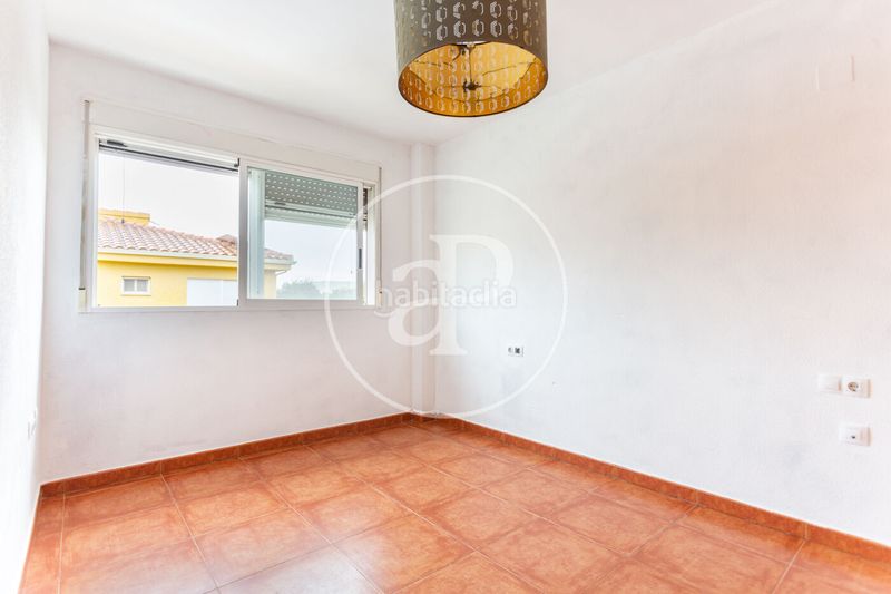 Foto a0468e42-5e16-4338-90b8-54869b032f0a. Casa amb calefacció aparcament piscina a Riba - roja de Túria