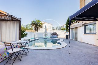 Casa in Riba - roja de Túria. Chalet independiente en ribaroja de turia
