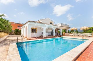 House in Pla dels Aljubs. Chalet independiente en venta en la pobla de vallbona