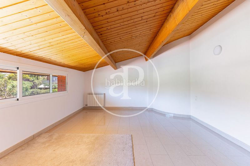 Foto 0adbd0a3-a305-4a31-a51b-23c83ff21919. Casa aparellada amb calefacció aparcament piscina a Matadepera