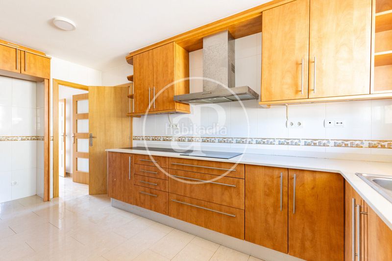 Foto 983f2554-9934-485b-97e1-b4a7a11fa82f. Casa aparellada amb calefacció aparcament piscina a Matadepera