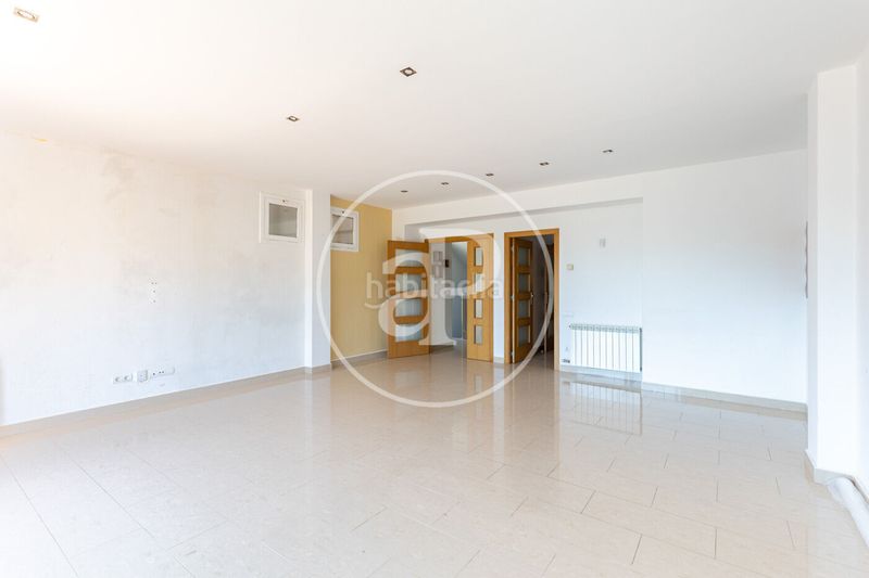Foto cb34f539-e852-4893-b86f-043866a6168a. Casa aparellada amb calefacció aparcament piscina a Matadepera