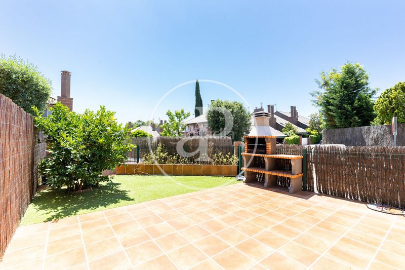 Foto d075a9e6-e483-45ce-bf94-ac185ebc4783. Casa aparellada amb calefacció aparcament piscina a Matadepera