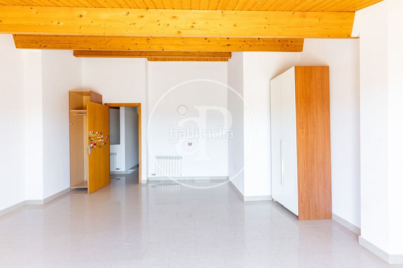 Foto dd6c0b50-180e-4114-8b67-b29525acbfcf. Casa aparellada amb calefacció aparcament piscina a Matadepera