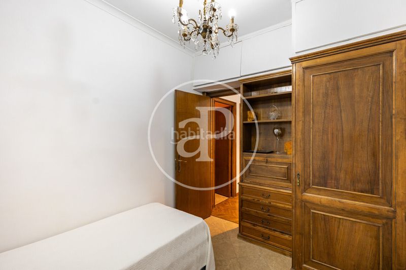 Foto 6da32cca-e763-41d8-aa21-0b1e5d2f9385. Pis amb calefacció aparcament a Vila de Gràcia Barcelona