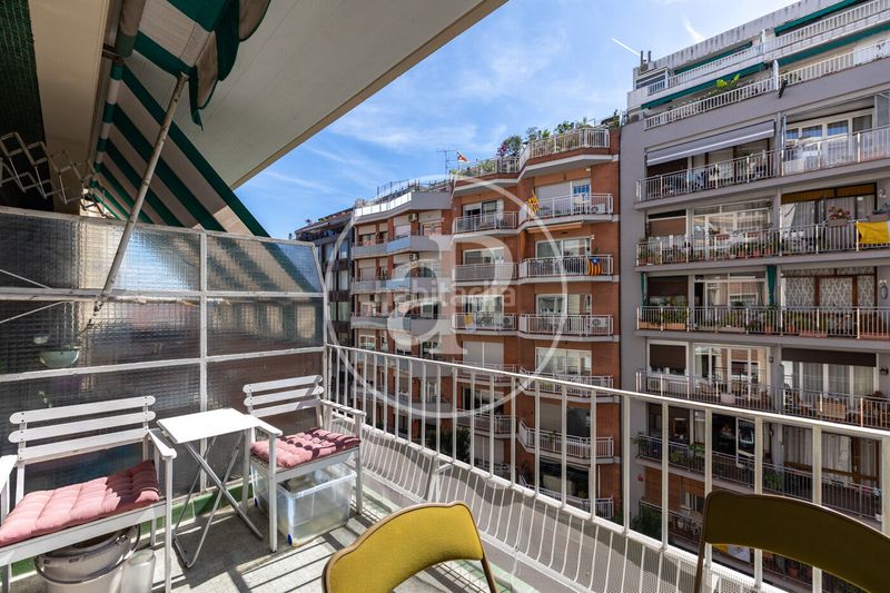 Foto 904e5e2c-7498-4487-9caa-b368c1f2e061. Pis amb calefacció aparcament a Vila de Gràcia Barcelona