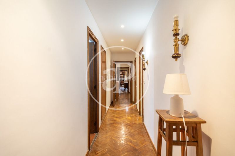 Foto bb00af36-c284-48a5-ba85-3d763f0c39e8. Pis amb calefacció aparcament a Vila de Gràcia Barcelona