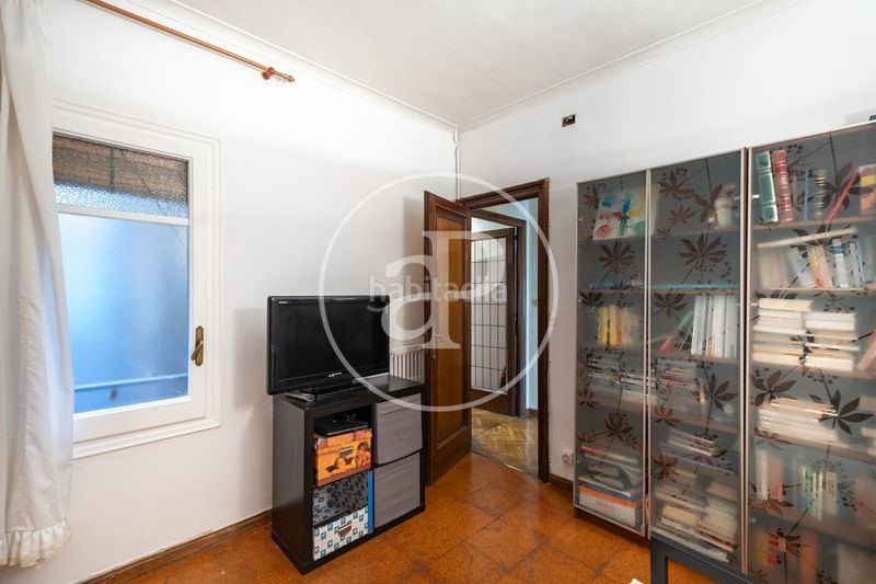 Foto c1fd0a7b-897b-400f-8640-8ec809160fb9. Pis amb calefacció aparcament a Vila de Gràcia Barcelona