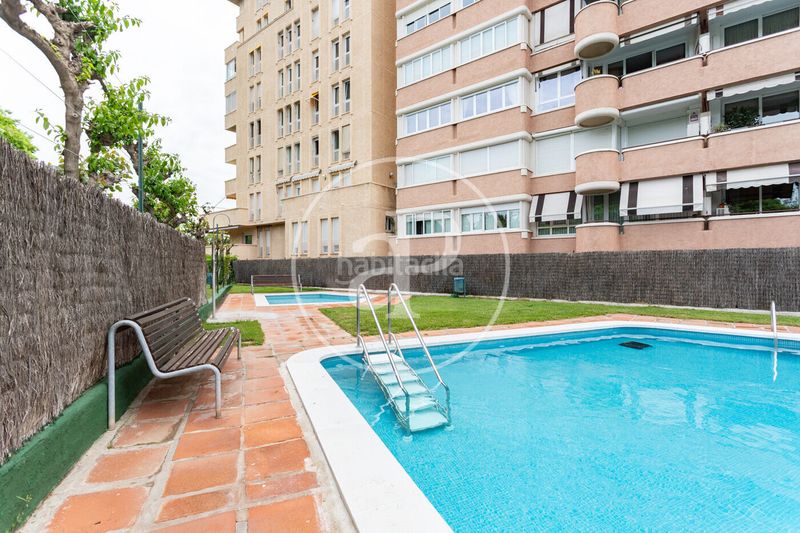 Foto 986673b2-8d81-44ec-ad90-5c72a160f320. Pis amb calefacció aparcament piscina a Sant Ramon - Maternitat Barcelona