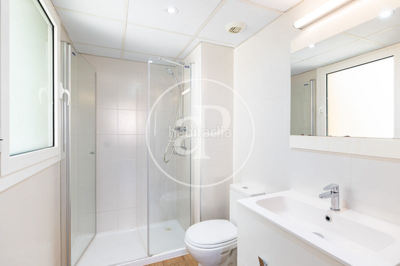 Foto afeeece9-6d9e-4080-b22b-1ff0618ae68d. Pis amb calefacció piscina a Sagrada Família Barcelona