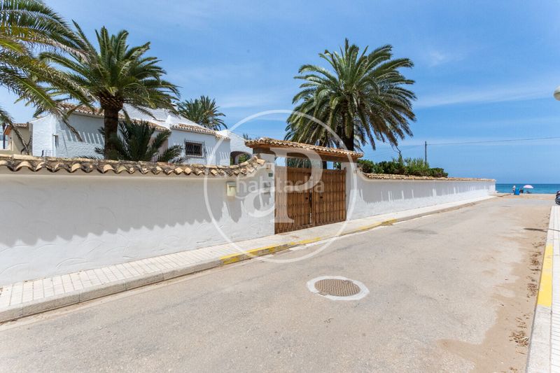 Foto e1b6ce6b-00dc-4e80-8e8f-caf950cbfb8f. Casa amb calefacció aparcament a Les Bassetes - El Marjal Dénia