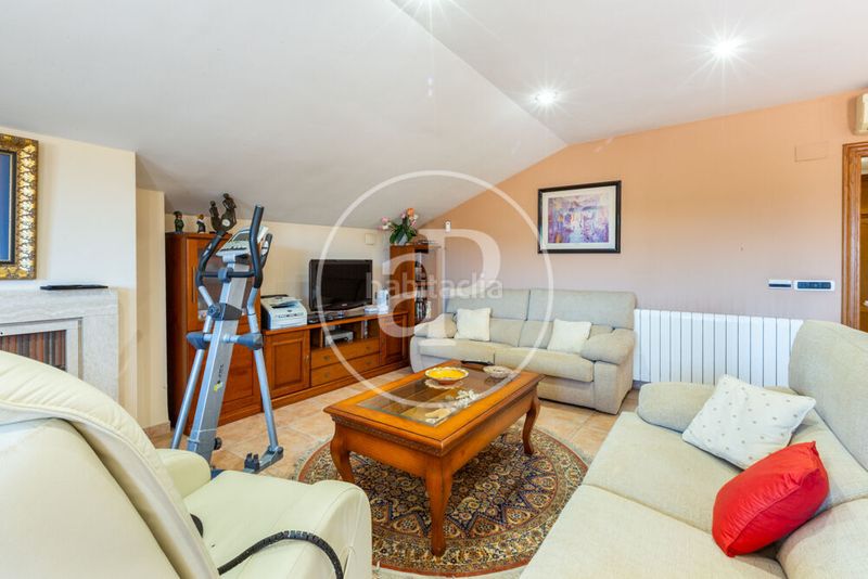 Foto 0ca66d4a-50c3-4d62-b51d-377447a53388. Casa amb calefacció aparcament piscina a Corinto-Almardà Sagunt