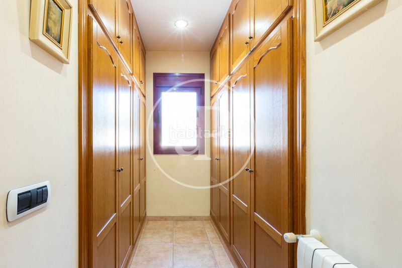 Foto 108746b3-ac17-4797-bd83-e99fc4b91cd7. Casa amb calefacció aparcament piscina a Corinto-Almardà Sagunt