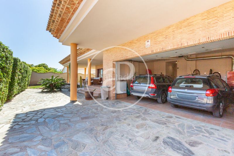 Foto 56aaca1a-a6fd-42ba-83d4-7089849c03e2. Casa amb calefacció aparcament piscina a Corinto-Almardà Sagunt