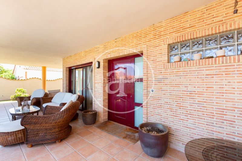 Foto b135c55b-6ac2-4fcf-a536-08b3bc092dbe. Casa amb calefacció aparcament piscina a Corinto-Almardà Sagunt