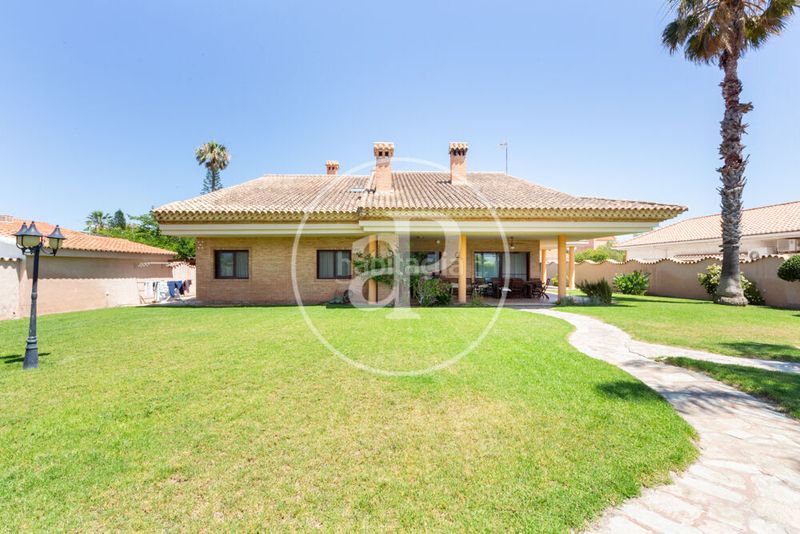 Foto b99ce4c5-3311-4ec7-9462-228795d4d9e8. Casa amb calefacció aparcament piscina a Corinto-Almardà Sagunt