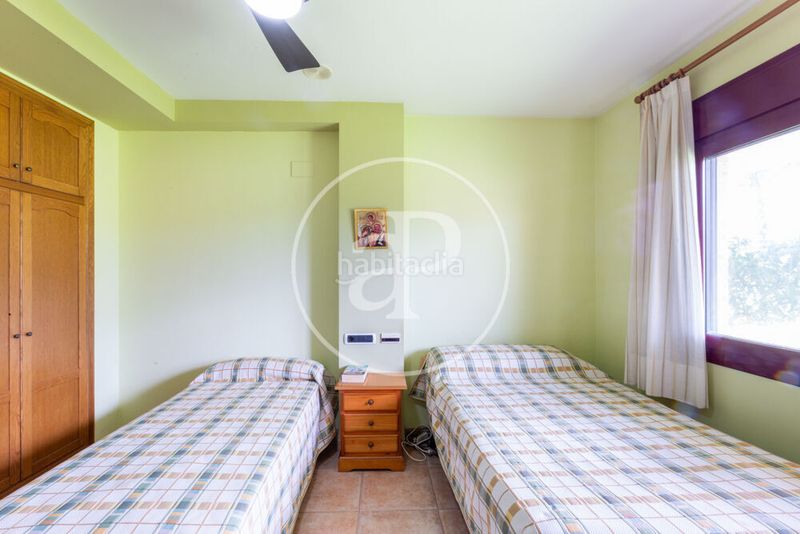 Foto ba13cd17-ab0d-49c7-ac8c-d445d8f2bf28. Casa amb calefacció aparcament piscina a Corinto-Almardà Sagunt