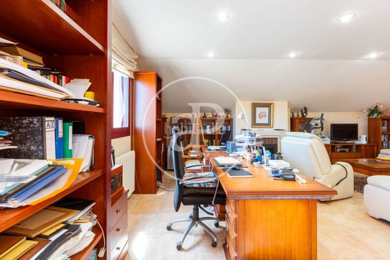 Foto be6e1ff4-0430-4751-a4aa-b530d787495e. Casa amb calefacció aparcament piscina a Corinto-Almardà Sagunt