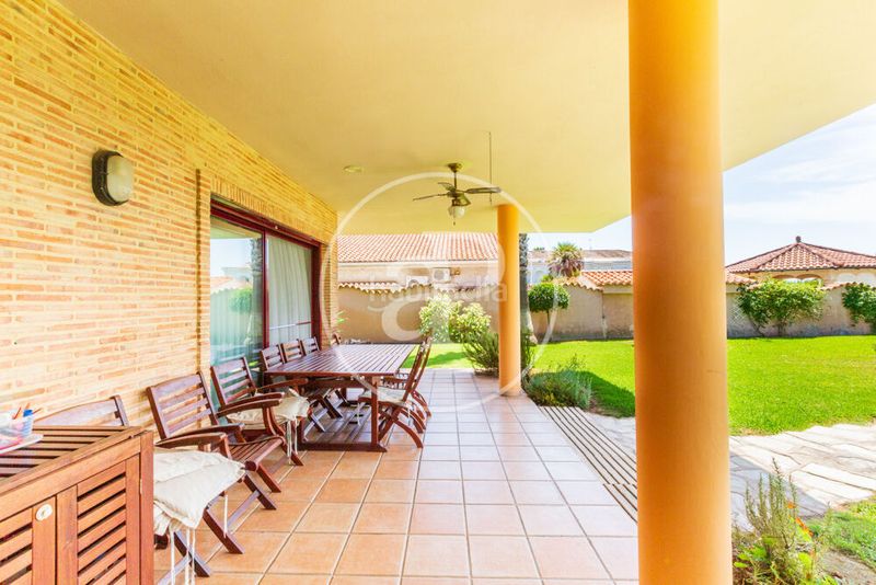 Foto c4e52503-f106-486b-b815-3775065c0161. Casa amb calefacció aparcament piscina a Corinto-Almardà Sagunt