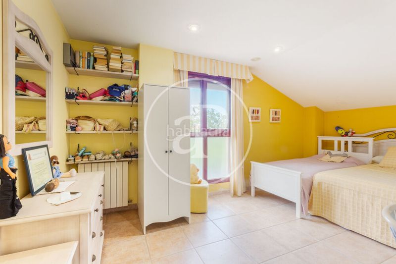 Foto d2d1dd68-99e9-4302-933b-5a5d74f12fe3. Casa amb calefacció aparcament piscina a Corinto-Almardà Sagunt