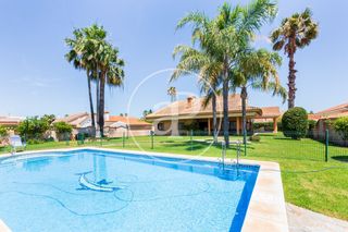 Casa in Corinto-Almardà. Chalet independiente en venta en almarda