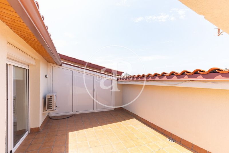 Foto 0bac4a77-2292-4de3-abfb-e085d92a59ed. Casa adossada amb calefacció aparcament a Ca n´Oriol Rubí
