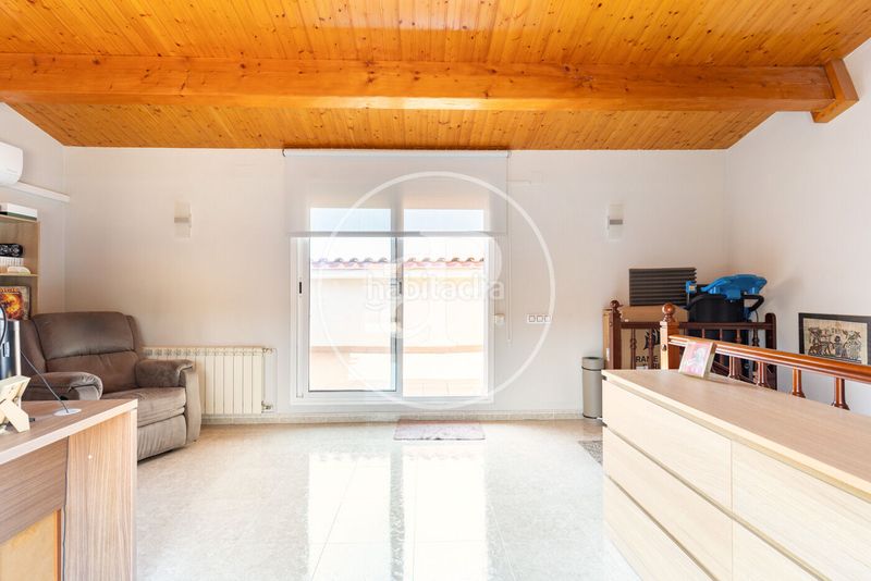 Foto a95a1a5e-acfd-4e5c-9fe0-45e3cb8aabe9. Casa adossada amb calefacció aparcament a Ca n´Oriol Rubí