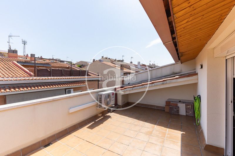 Foto aa2138f5-647d-4334-a0d7-6093d2215018. Casa adossada amb calefacció aparcament a Ca n´Oriol Rubí