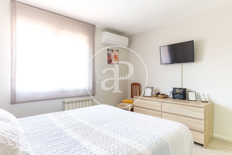 Foto e06446c2-257d-44ec-9544-67d69ffde1cf. Casa adossada amb calefacció aparcament a Ca n´Oriol Rubí