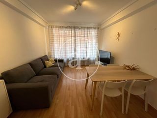 Rent Flat  Carrer de lluís oliag. Piso en alquiler en monteolivete