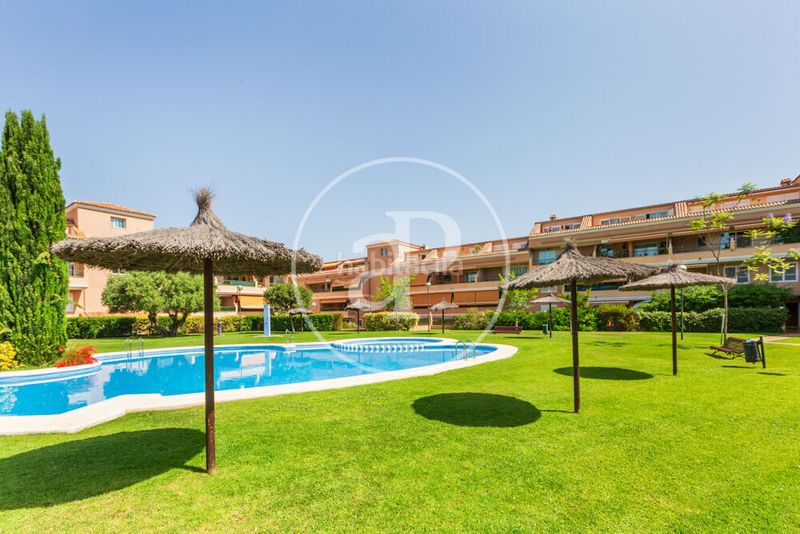 Foto df7e98ee-b83b-4b50-8838-eccf8e41100e. Àtic amb calefacció aparcament piscina a Torre en Conill-Cumbres de San Antonio Bétera