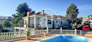 Casa a Sierra Perenchiza-Cumbres de Calicanto-Sto Domingo. Chalet independiente en venta con piscina en venta en sierra per