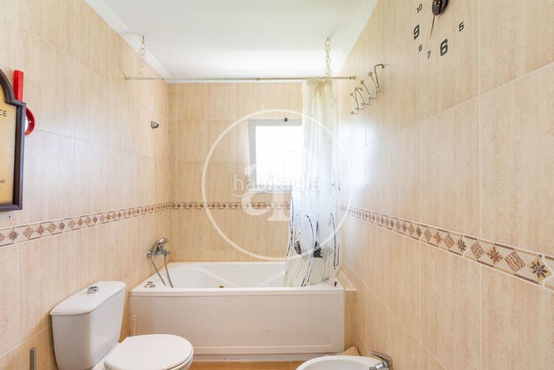 Foto 5703ff7e-0c93-4583-b99d-bb08a9a8841a. Casa amb calefacció aparcament piscina a Olocau