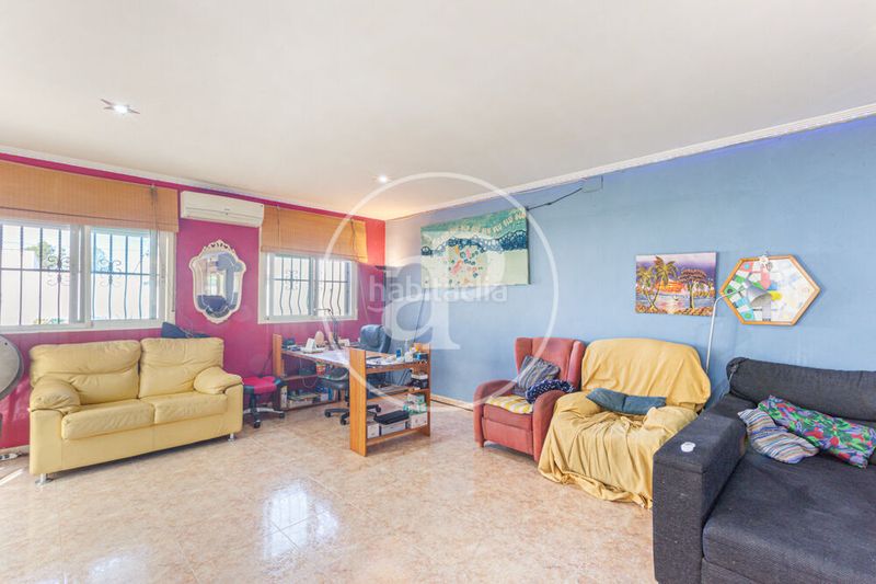 Foto 57b309fc-dd24-436f-8378-04a1c2284980. Casa amb calefacció aparcament piscina a Olocau