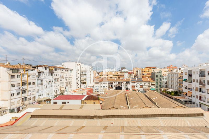 Foto 205fdcd1-d789-4739-b7ca-a4bf10c5bb91. Àtic amb calefacció a Russafa Valencia