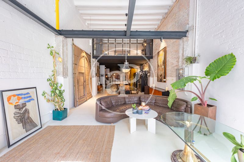 Foto 505da704-9448-44a3-83d7-af3ba5c14836. Loft amb calefacció a Sants Barcelona