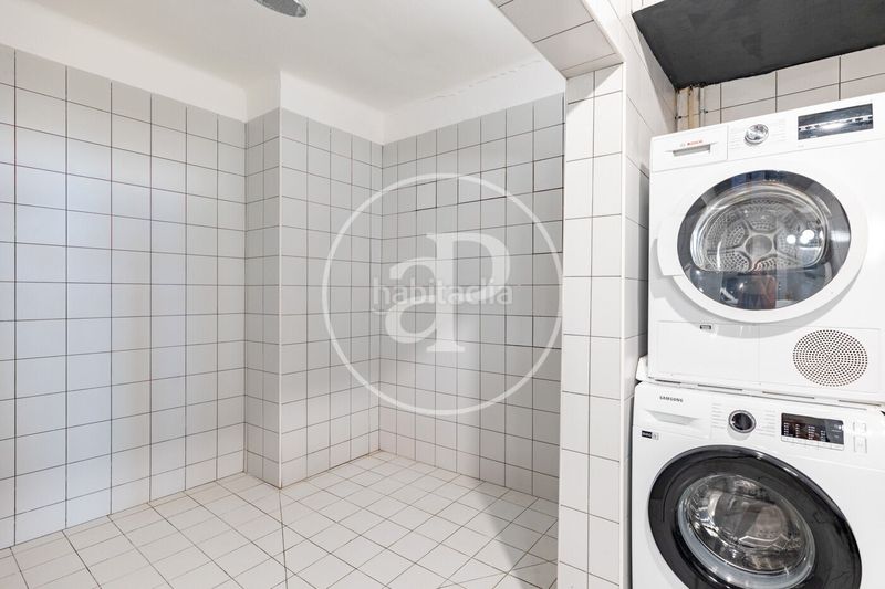 Foto f97c5b76-cad2-40f3-8061-22e82d8f0f11. Loft amb calefacció a Sants Barcelona