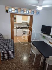 Location Appartement  Carrer de l'actriu encarna máñez. Piso en alquiler en algirós