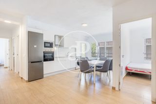 Rent Flat  C/ dels lleons. Piso en alquiler en cuitat jardí