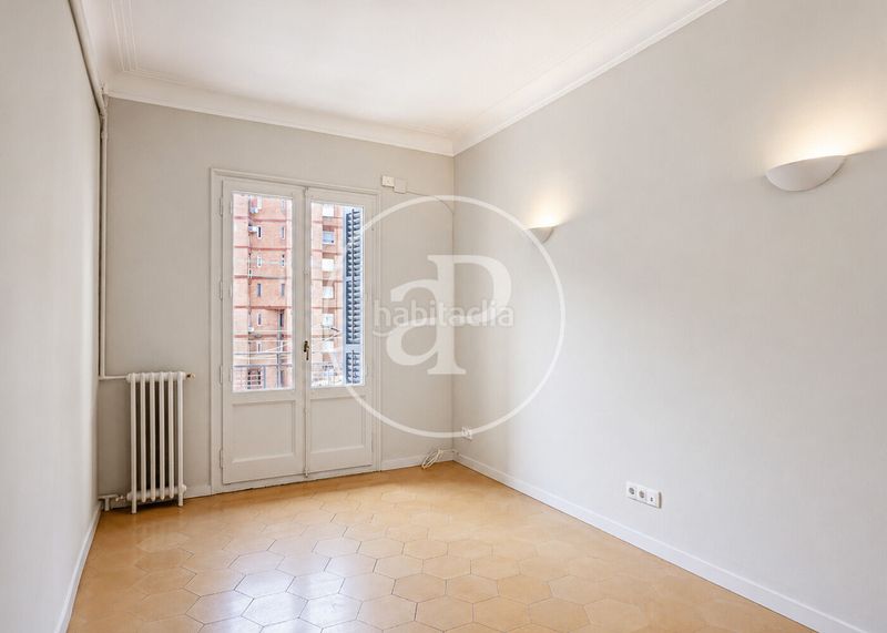 Foto a6fe6cd3-7a8f-4dda-b9f0-6aa4ce0c98b9. Pis amb calefacció a Dreta de l´Eixample Barcelona