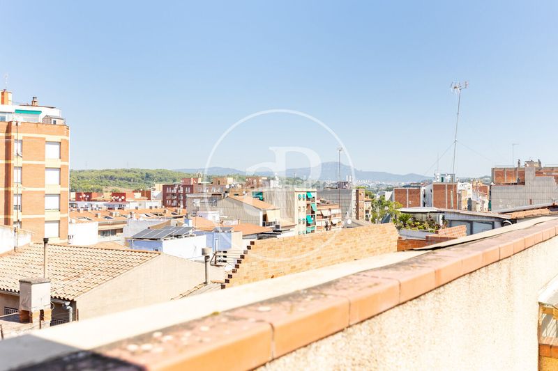 Foto 1019a023-21e7-4a15-b943-c5d7c91f0c63. Casa adossada amb calefacció aparcament a La Serreta Rubí