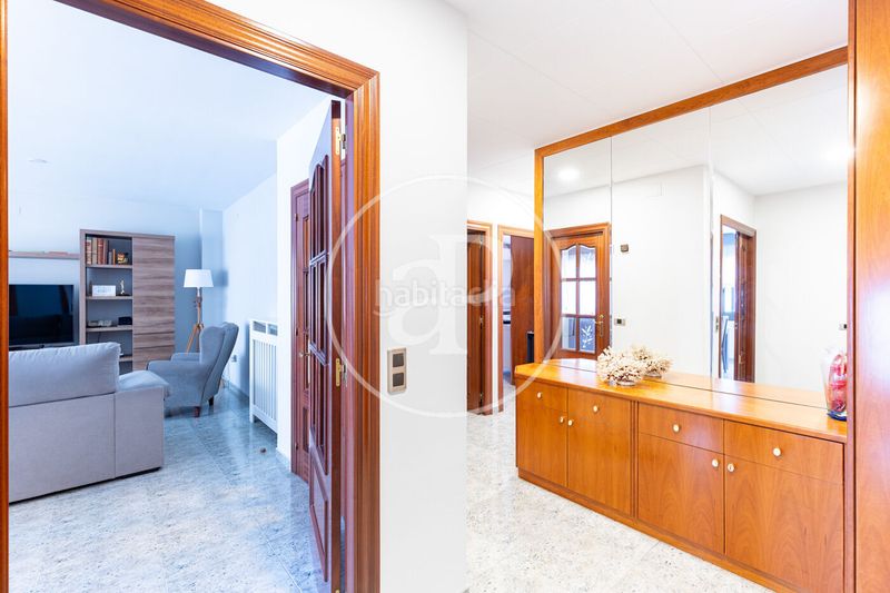 Foto 56c2ff45-f771-4759-88e8-701677ad31d2. Casa adossada amb calefacció aparcament a La Serreta Rubí