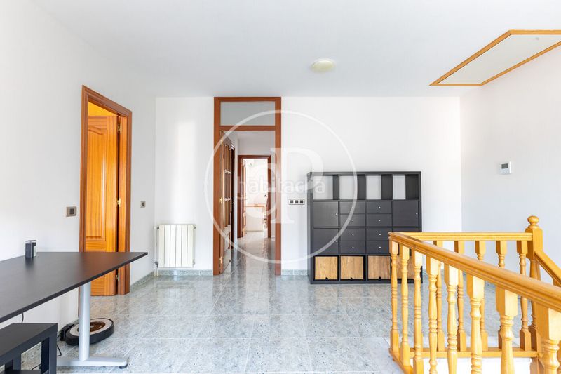 Foto b034b3dc-9ba0-4ecd-8d7e-54436d843af6. Casa adossada amb calefacció aparcament a La Serreta Rubí