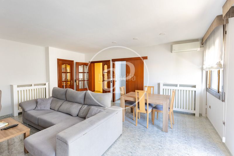 Foto e5c686c1-5004-4e68-b64f-8682d842b13f. Casa adossada amb calefacció aparcament a La Serreta Rubí