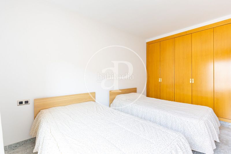 Foto e77ca140-7d4e-40af-8da6-5d4b41a19b7f. Casa adossada amb calefacció aparcament a La Serreta Rubí