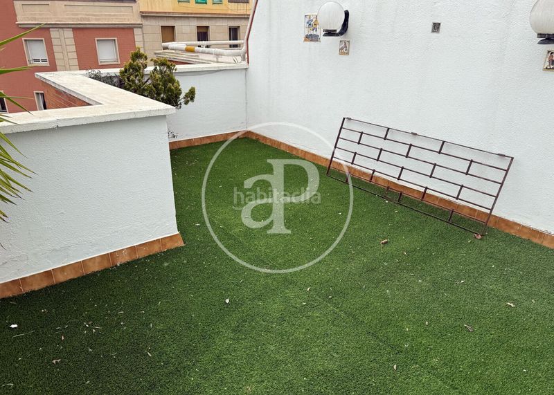 Foto bc3cdd65-da7a-4361-ad01-f317411e0ac6. Dúplex amb calefacció aparcament a Vila de Gràcia Barcelona