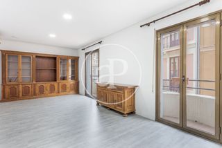 Location Appartement  C/ de sta. teresa. Piso en alquiler cerca del mercado central