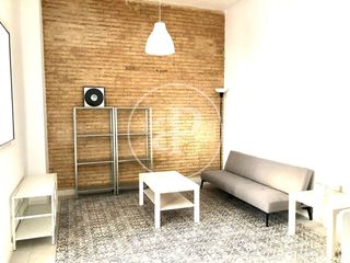 Affitto Appartamento  C/ de cadis. Piso en alquiler en russafa